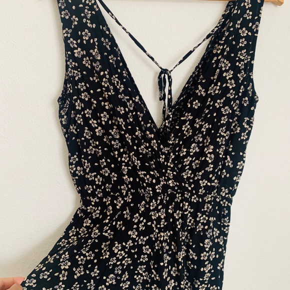 Khloe black floral romper - Picture 2 of 4